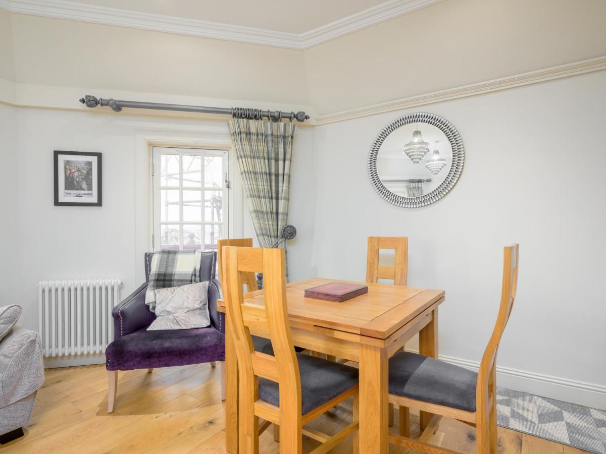 Pass The Keys Historic Ramsay Garden Apt With Balcony Views Edinburgh Exterior photo