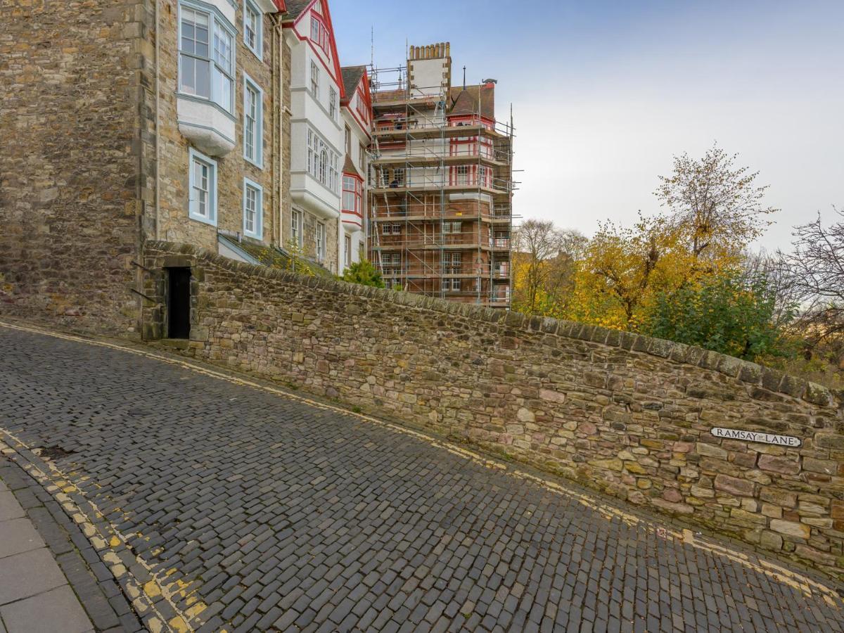 Pass The Keys Historic Ramsay Garden Apt With Balcony Views Edinburgh Exterior photo
