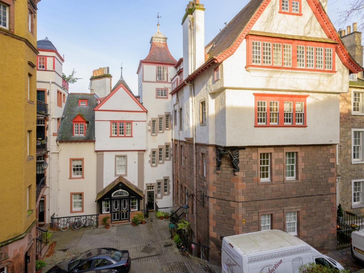 Pass The Keys Historic Ramsay Garden Apt With Balcony Views Edinburgh Exterior photo