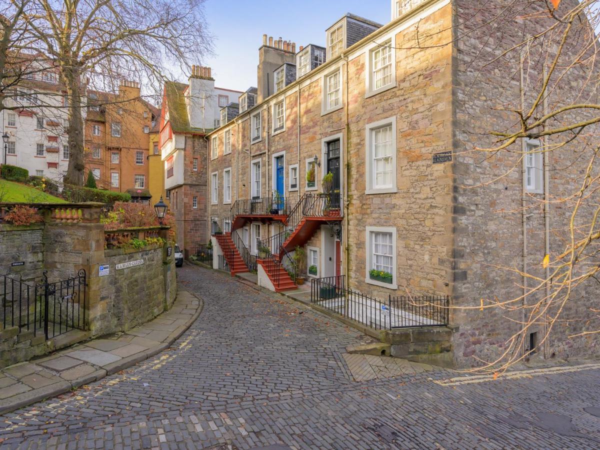 Pass The Keys Historic Ramsay Garden Apt With Balcony Views Edinburgh Exterior photo