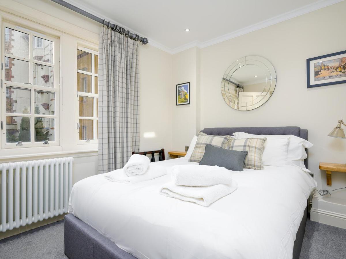 Pass The Keys Historic Ramsay Garden Apt With Balcony Views Edinburgh Exterior photo