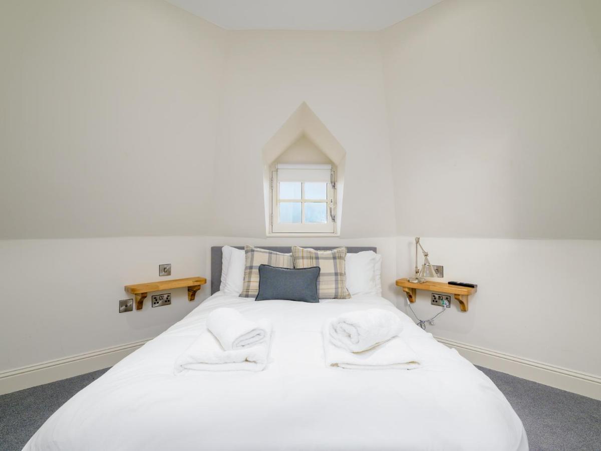 Pass The Keys Historic Ramsay Garden Apt With Balcony Views Edinburgh Exterior photo
