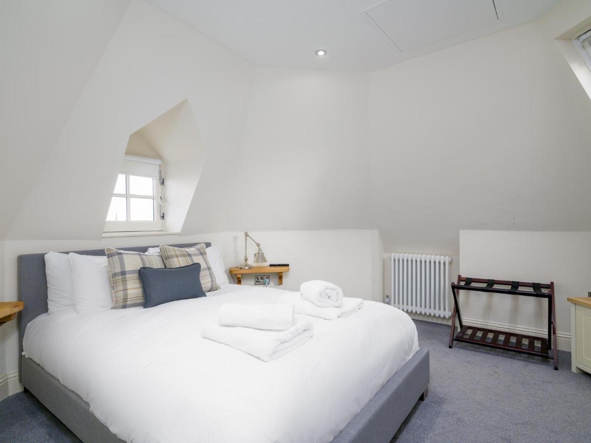 Pass The Keys Historic Ramsay Garden Apt With Balcony Views Edinburgh Exterior photo