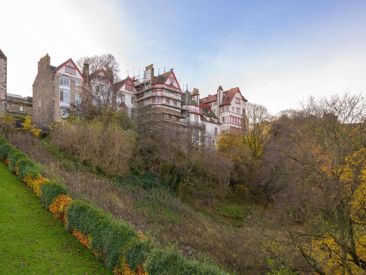 Pass The Keys Historic Ramsay Garden Apt With Balcony Views Edinburgh Exterior photo